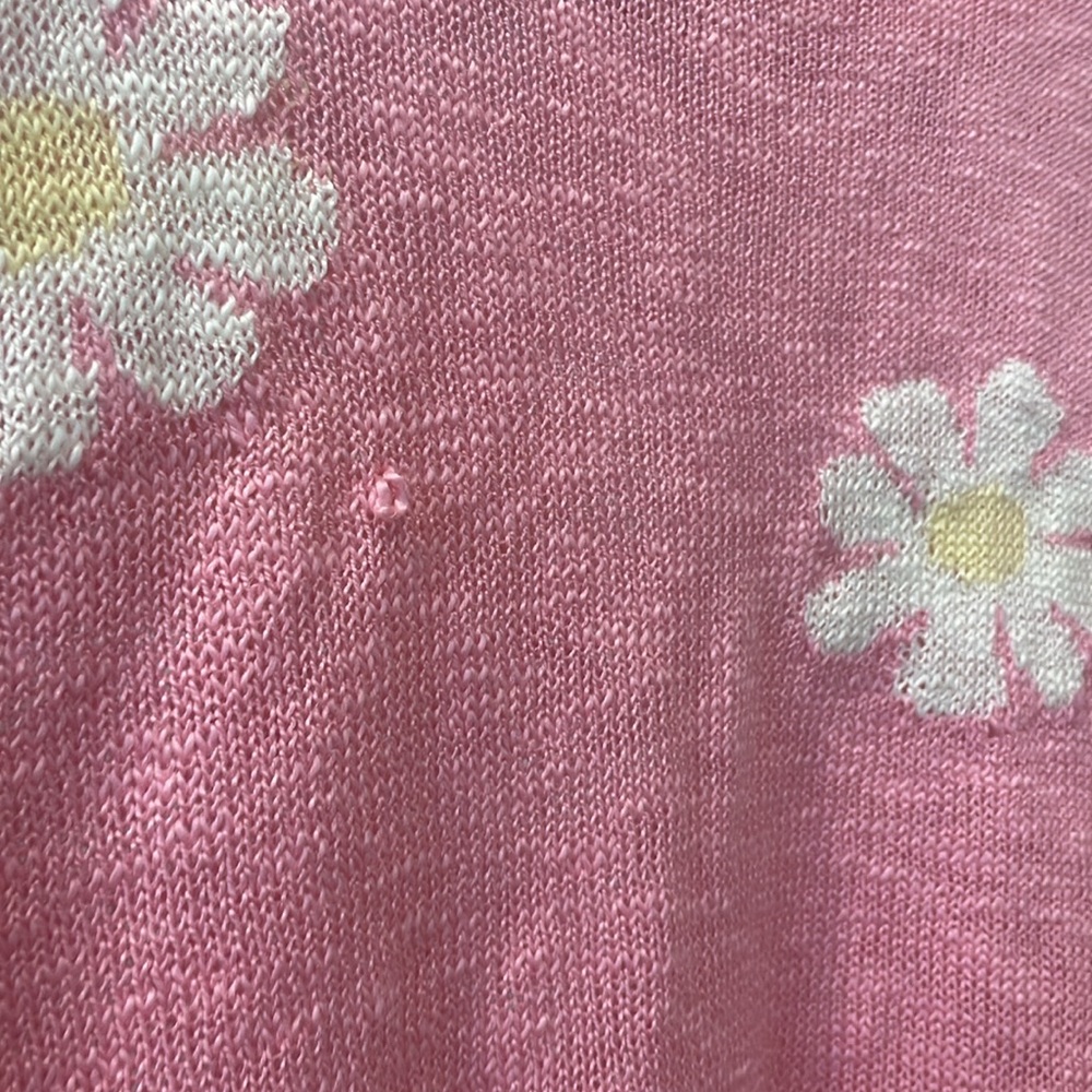 Pink and white daisy spring summer sweater. - Picture 4 of 4